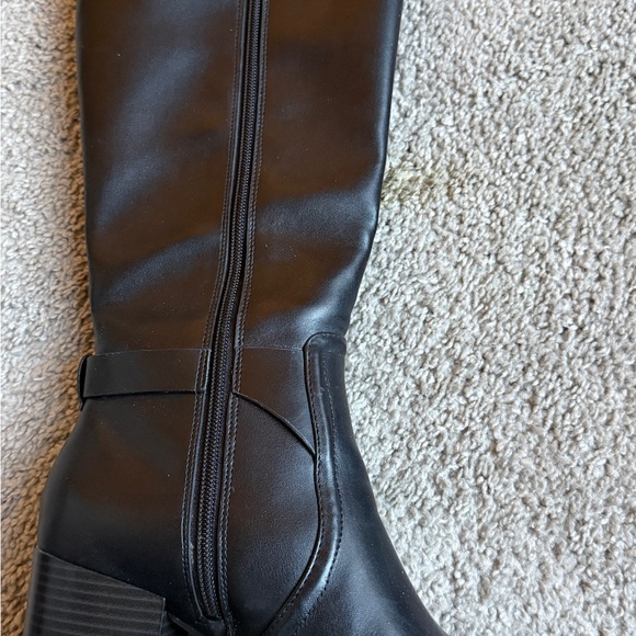 Original Michael Kors Black Leather Women's Boots worn once - Picture 5 of 7